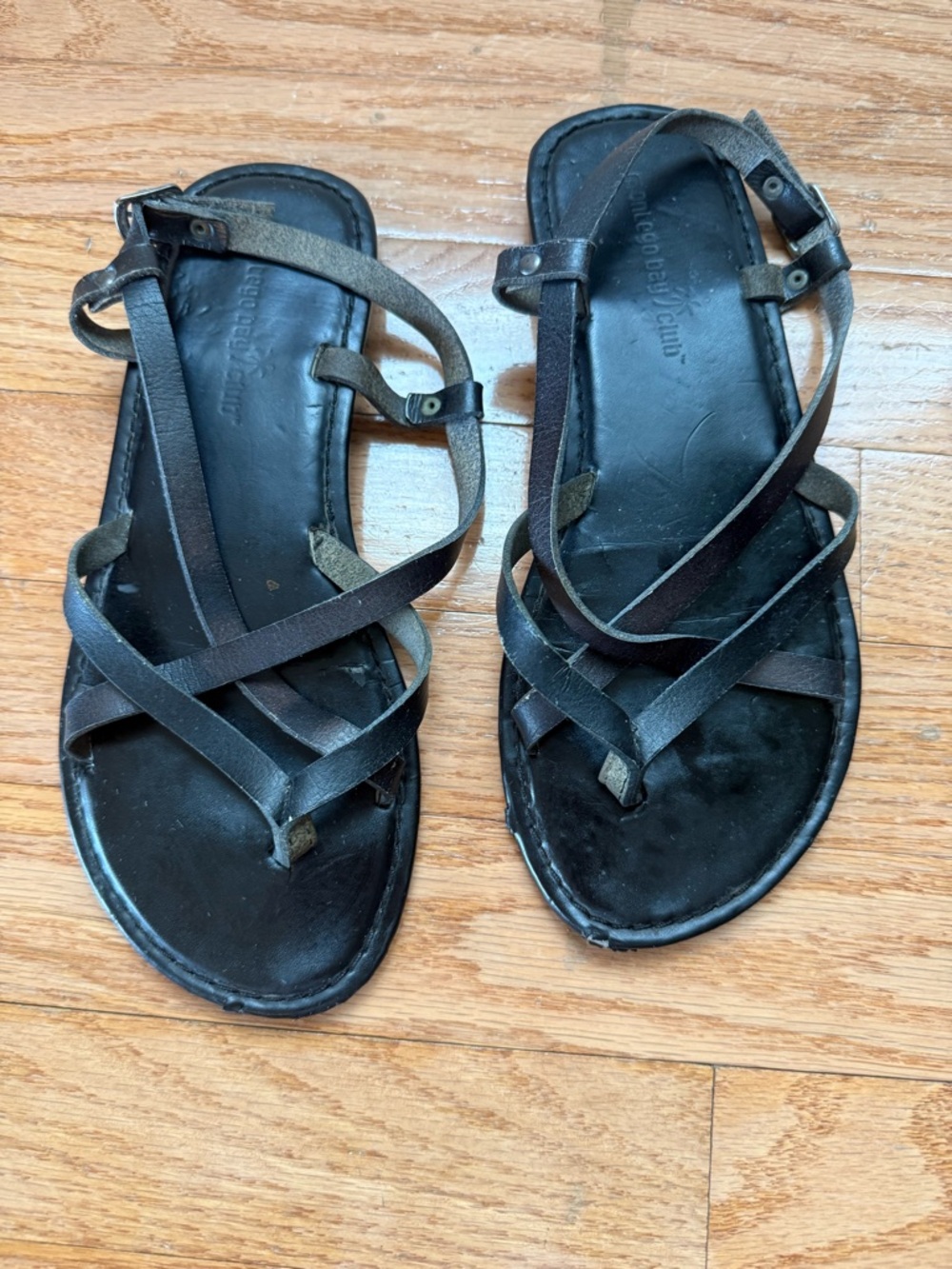 Montego Bay club black size 6 Sandals Women's